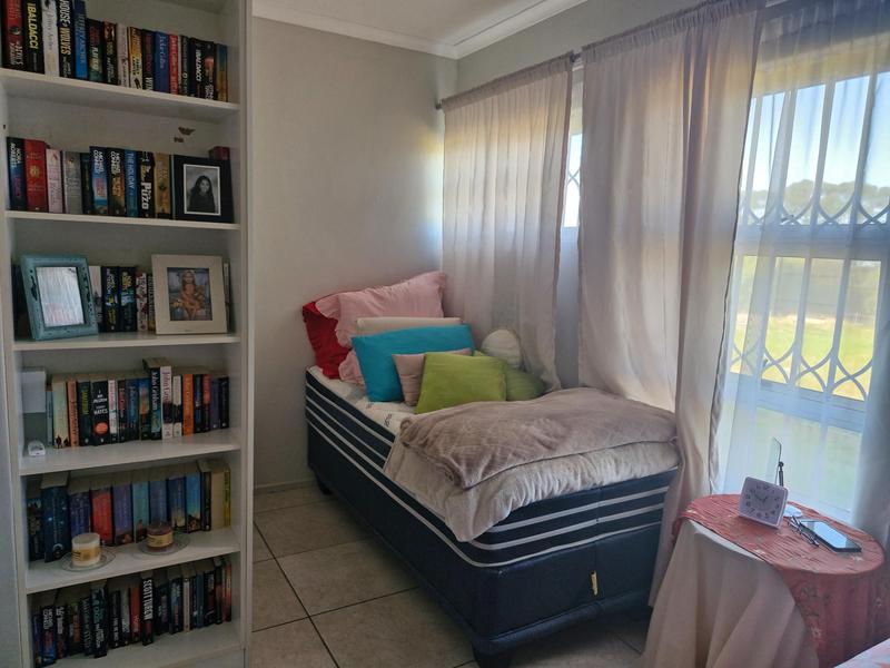 2 Bedroom Property for Sale in Loevenstein Western Cape
